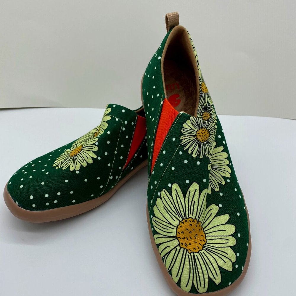 UIN Women's Fashion Floral Canvas Slip-On Ladies Shoes (Starnight Daisy) 7.5